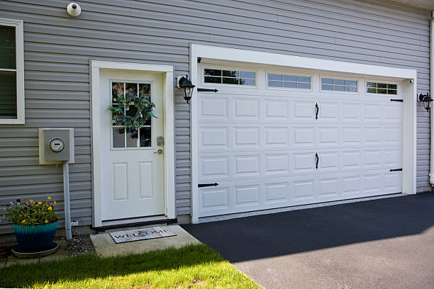 24/7 Emergency Garage Door Panel Replacement experts in Mulino, OR